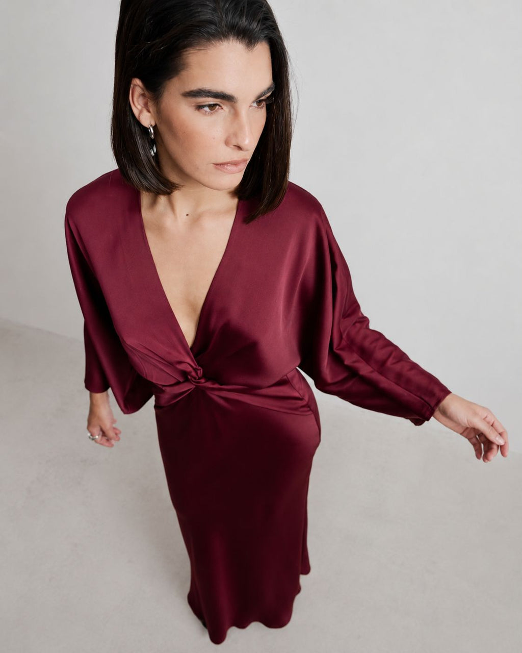 Vestido Satinado Nudo