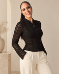 Blusa de Encaje Floral con Cierres Decorativos – Negro