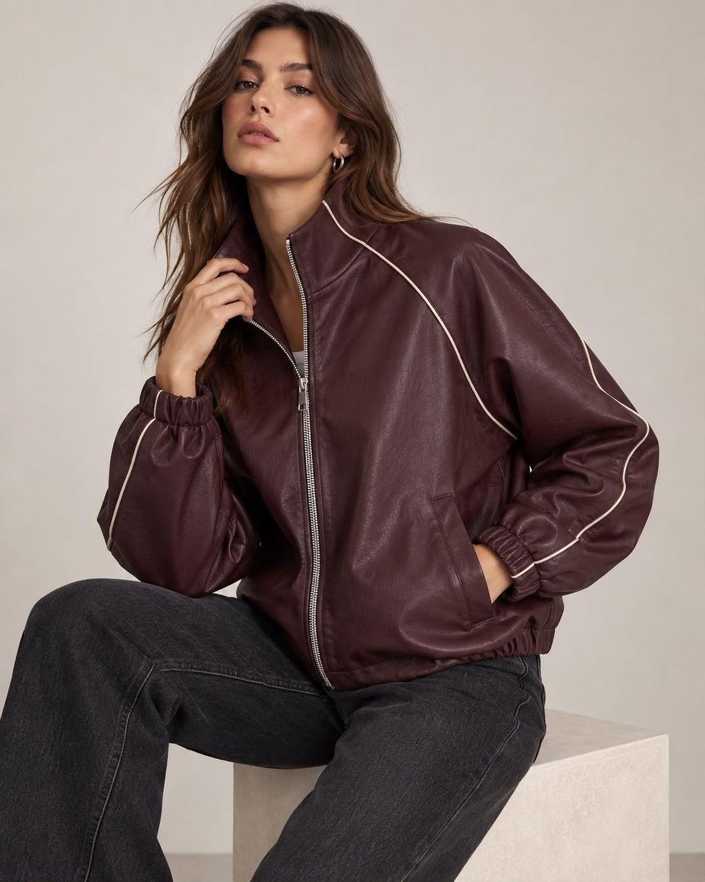 Chaqueta Bomber Efecto Piel con Ribetes