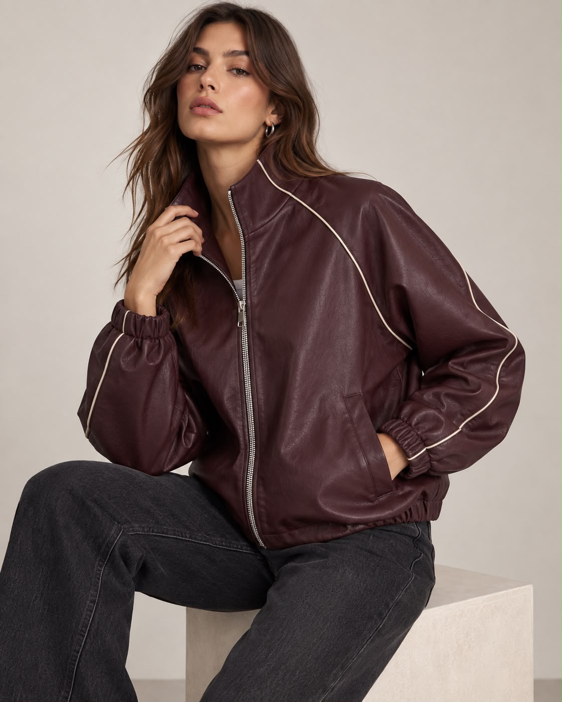 Chaqueta Bomber Efecto Piel con Ribetes