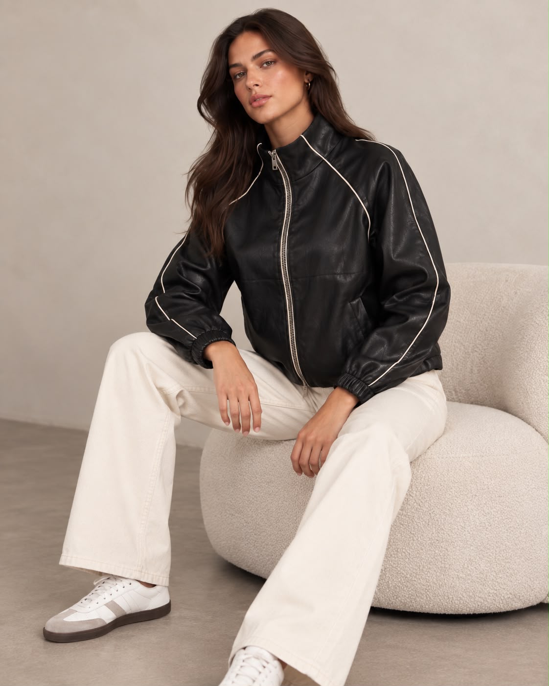 Chaqueta Bomber Efecto Piel con Ribetes