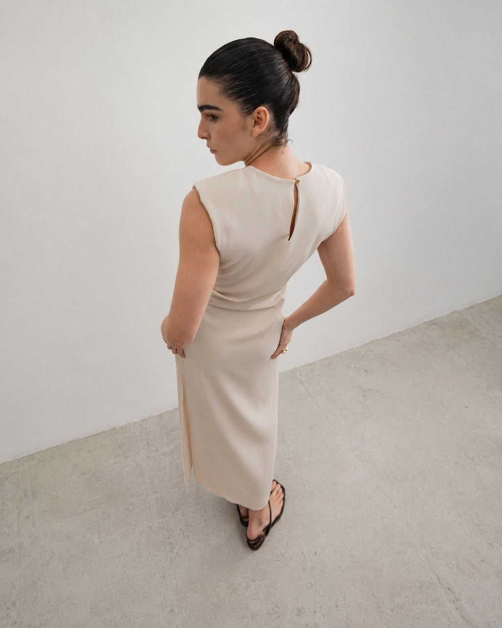 Vestido Aplique Dorado