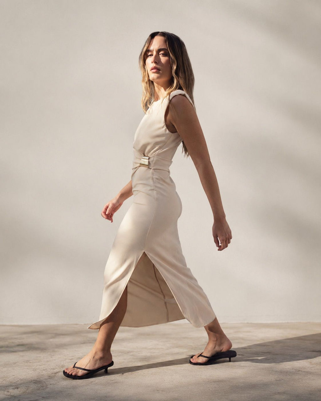 Vestido Aplique Dorado