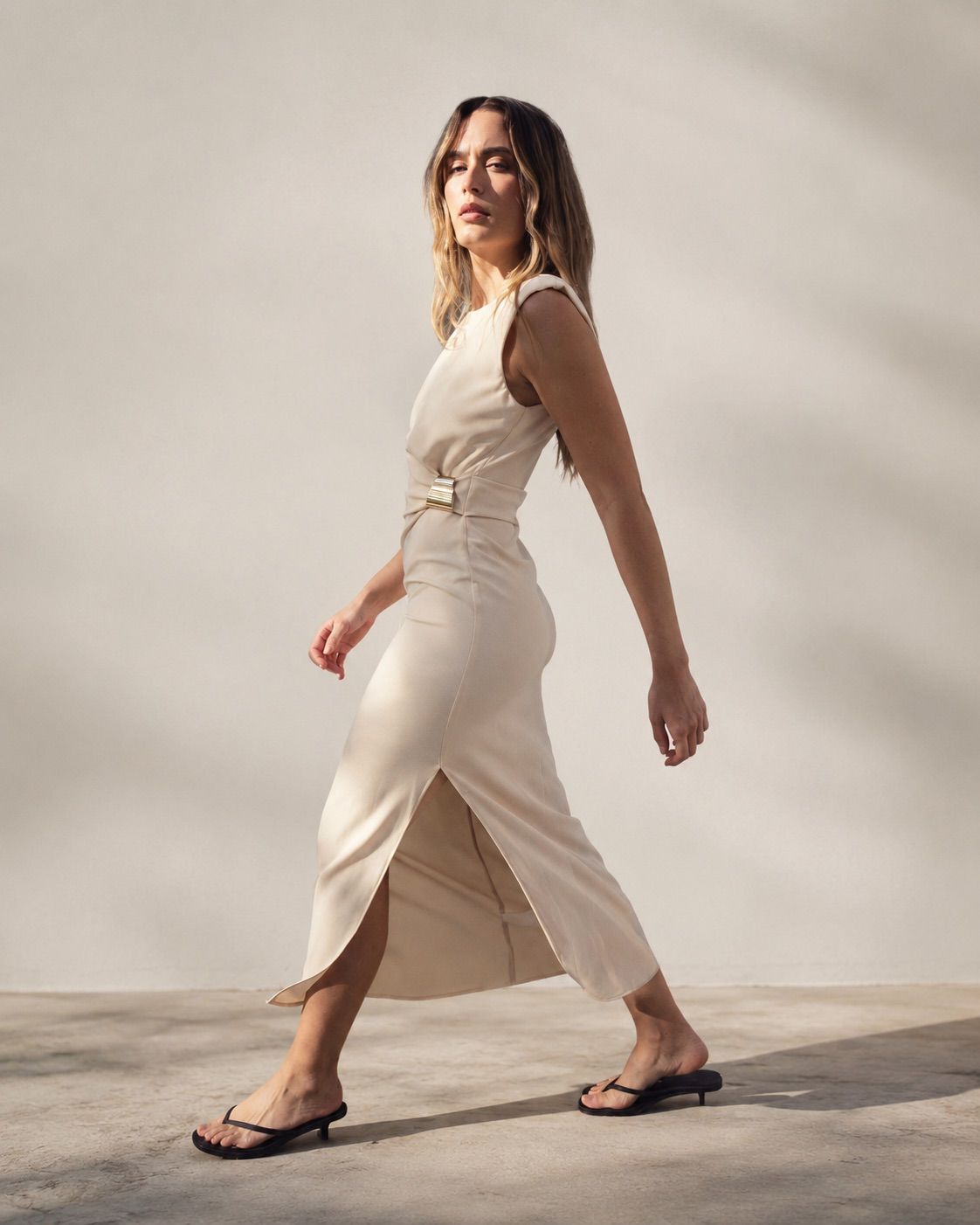 Vestido Aplique Dorado