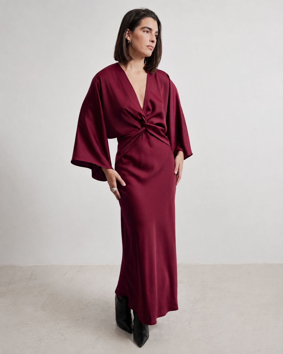 Vestido Satinado Nudo