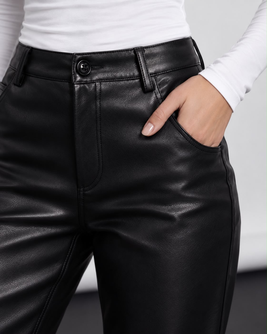 Pantalón Efecto Piel Negro