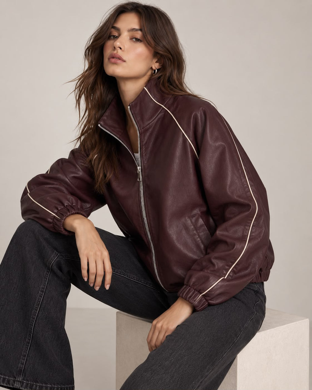 Chaqueta Bomber Efecto Piel con Ribetes