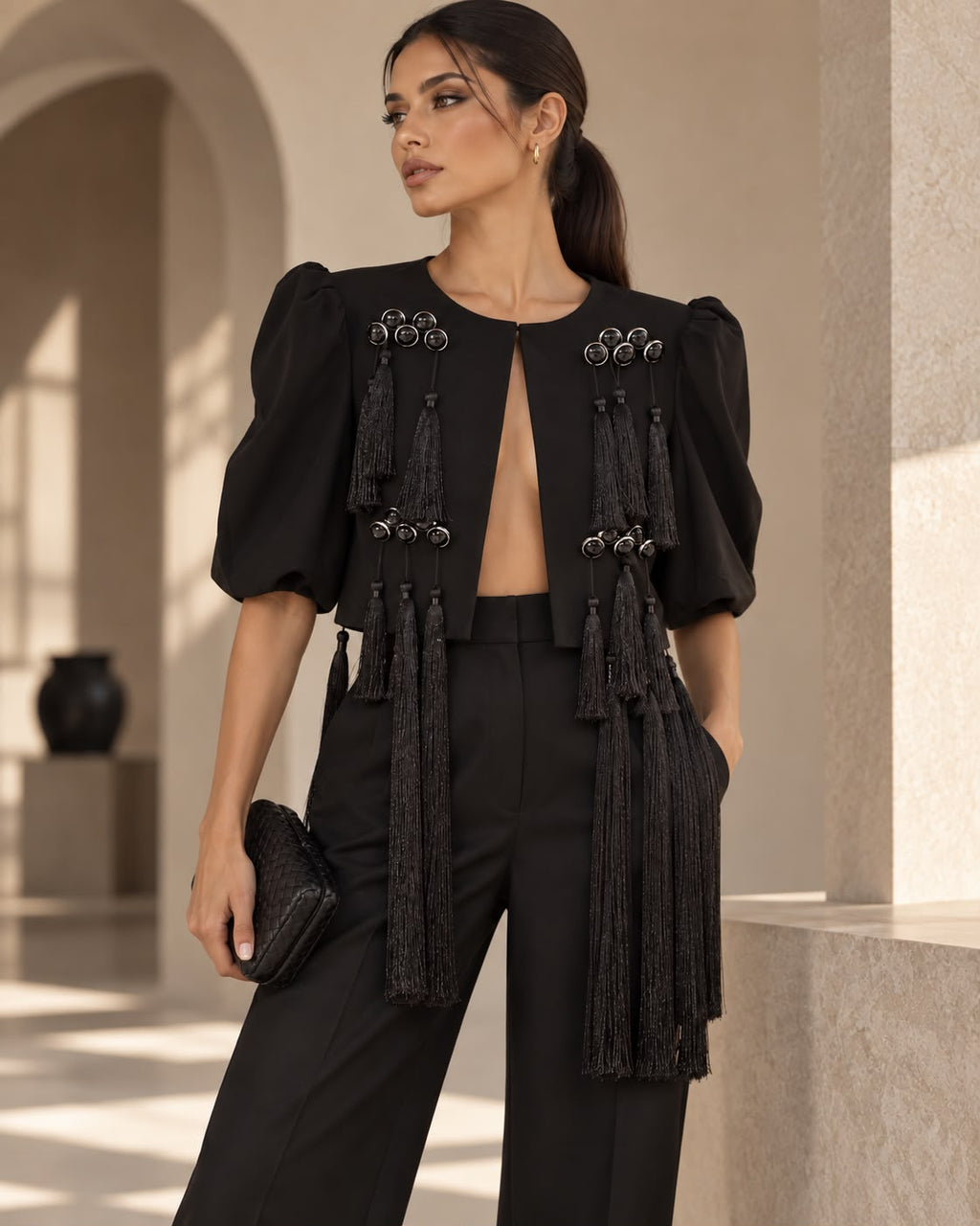 Chaqueta Cropped Flecos y Detalles Joya