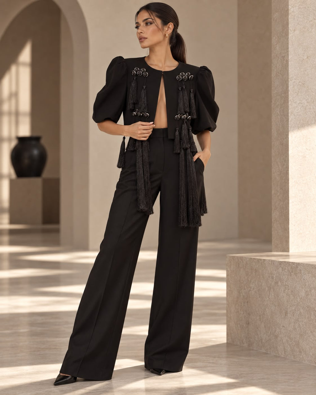 Chaqueta Cropped Flecos y Detalles Joya