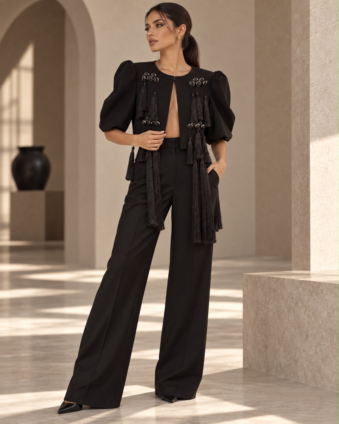 Chaqueta Cropped Flecos y Detalles Joya
